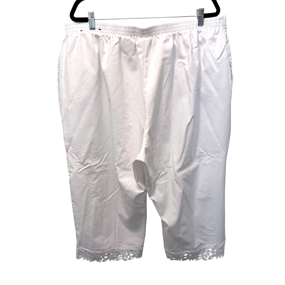 Alfred Dunner Woman White Pull On Capri Pants Pockets Lacey Hem Women's Size 22W - Picture 4 of 5